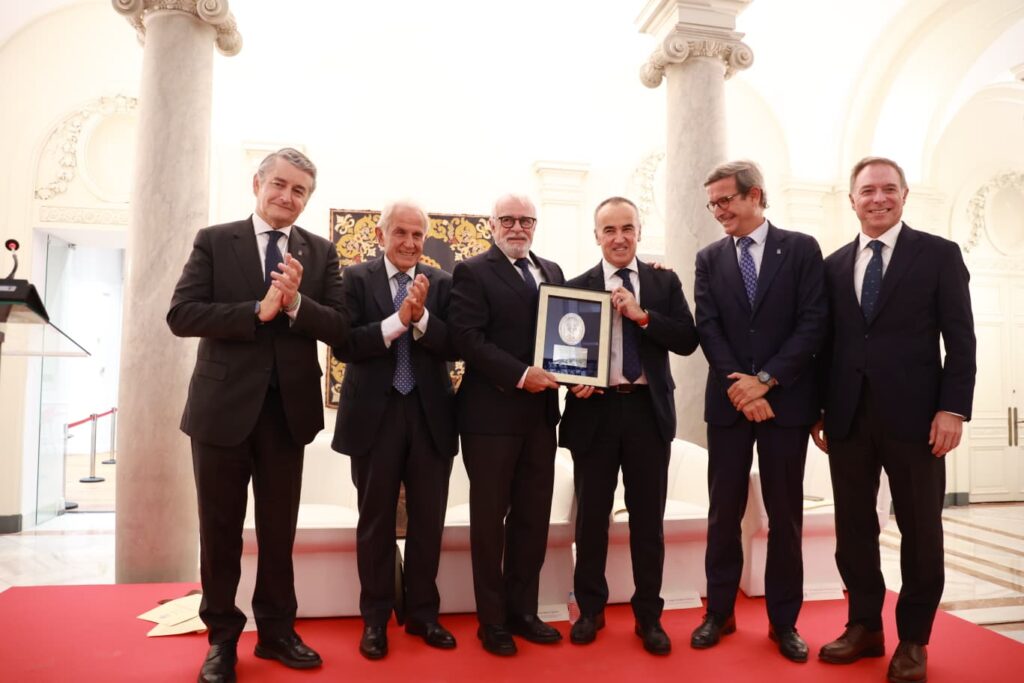 FOTO CORPORATIVA